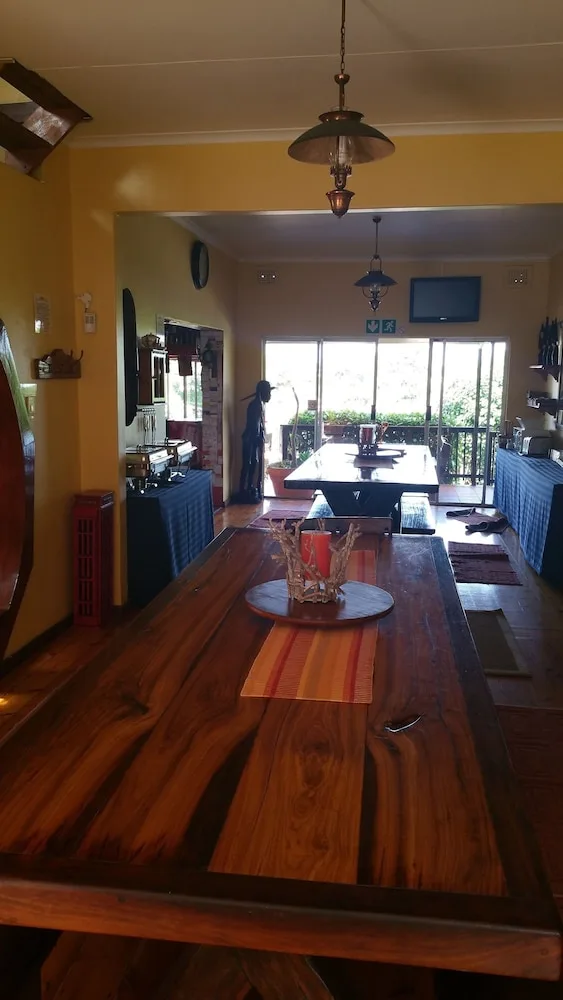 Flintstones Guest House Durban، ديربان 37/52