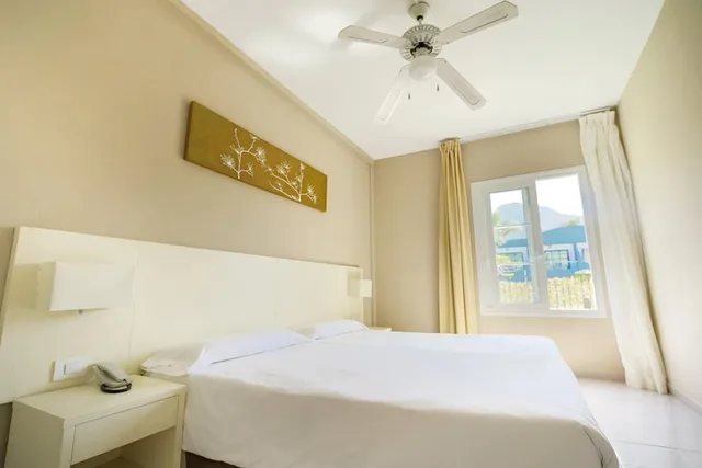 1 Bedroom, Gold، Los Olivos Beach Resort 1/3