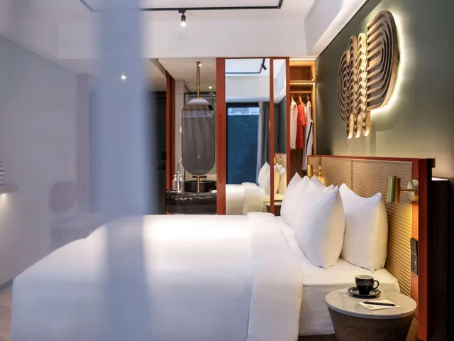 Tribe, Comfort, King Bed, Balcony، Tribe Bali Kuta Beach 1/3