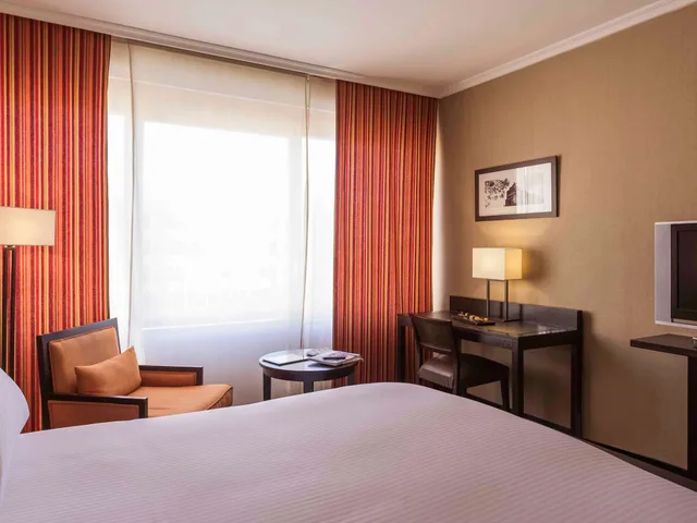غرفة تنفيذية بسريرين منفصلين، Pullman Madrid Airport and Feria Hotel 5/10