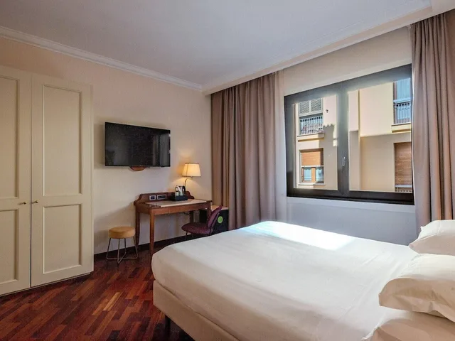 جناح جونيور بسرير كوين مع أريكة، B&B HOTEL Firenze Pitti Palace al Ponte Vecchio 2/7