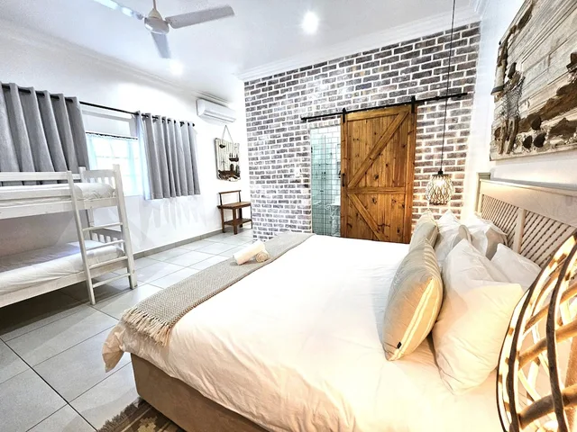 1 Bedroom, Deluxe, Family, Apartment, Twin Beds, Bunk Bed, Pool View, Patio, Lalapanzi Guest House 5/10