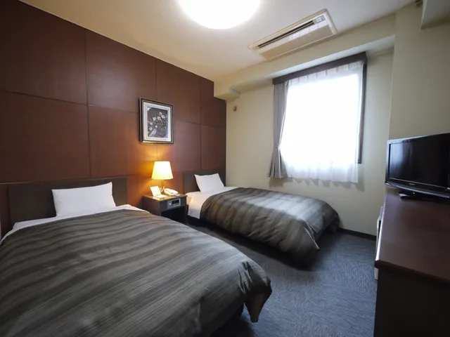 غرفة بسريرين منفصلين، Hotel Route-Inn Kamisuwa 1/3