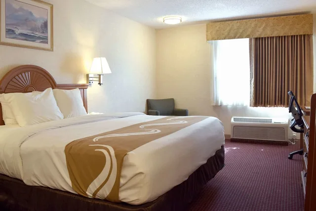 غرفة قياسية بسرير كينج، Quality Inn Louisville - Boulder 2/5