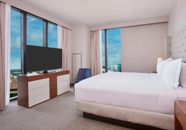 جناح فاخر بسرير كينج بإطلالة على المدينة، Hilton West Palm Beach 1/1