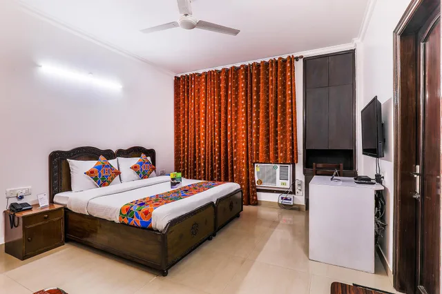 غرفة بريميوم، FabExpress Hemkunt Mansion 1/3