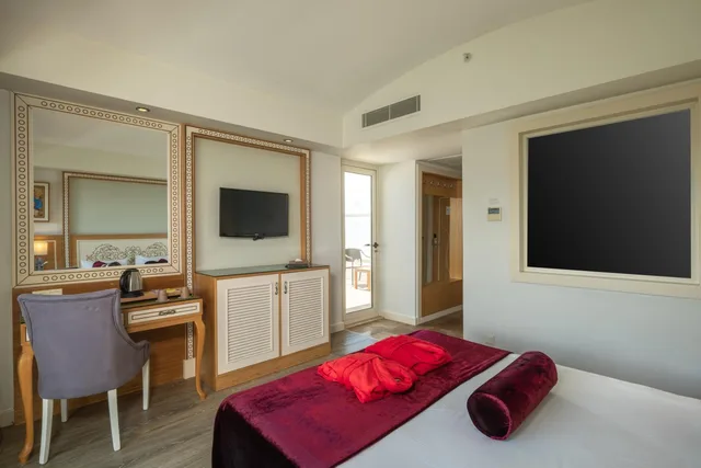 جناح بجاكوزي، Crystal Waterworld Resort and Spa 4/6