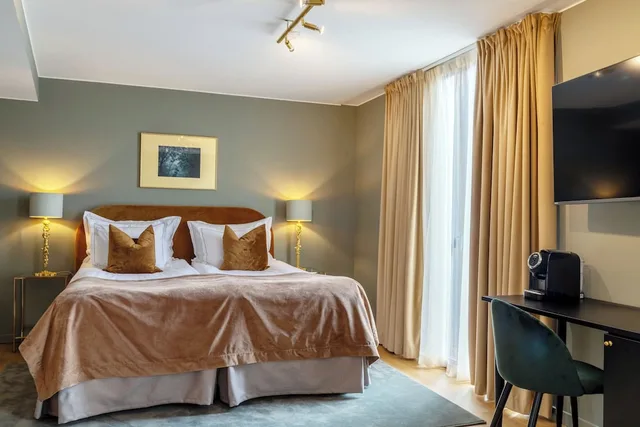 Essential, Queen Bed، Berns Hotel 4/10
