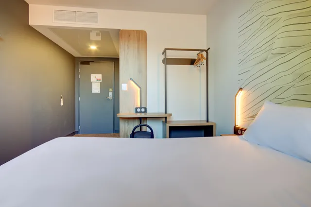 غرفة قياسية بسرير مزدوج، B&B Hotel Epernay 1/3