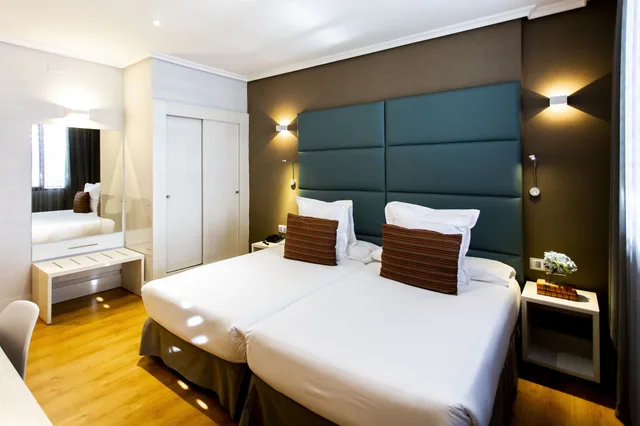 غرفة قياسية بسريرين منفصلين، Hotel Pax Guadalajara 1/7