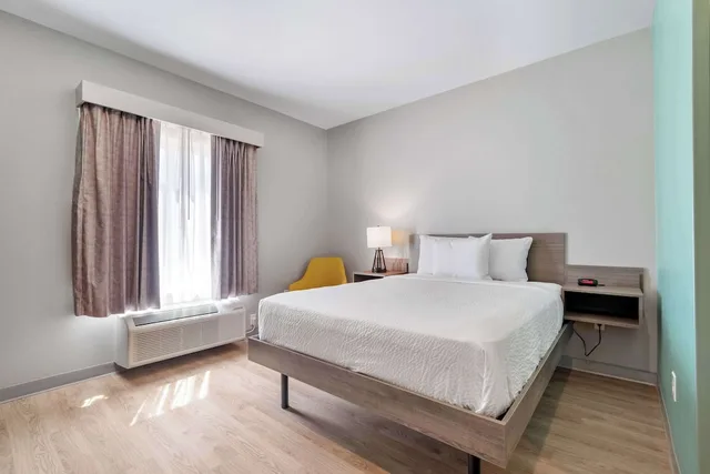 غرفة بسرير كوين لذوي الإعاقة، ECHO Suites Extended Stay by Wyndham Dallas Plano/Richardson 2/8