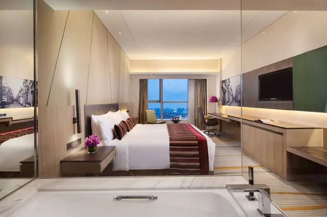 غرفة بزنس بسرير كينج، Radisson Blu Shanghai Pudong Jinqiao 4/6