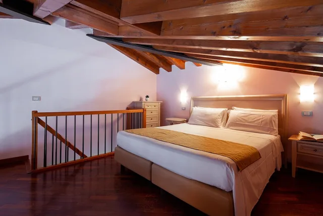 لوفت كلاسيكي بسريرين كوين بإطلالة على الحديقة مع أريكة، Domina Borgo Degli Ulivi 3/6
