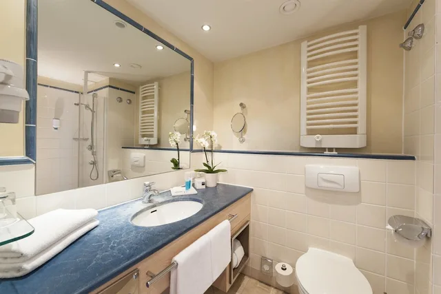 Comfort, Suite, Double Bed, Land Side, Dorint Strandhotel Binz Rugen 4/10