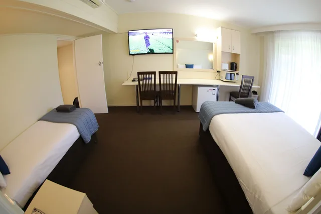 جناح عائلي بسرير كوين وسريرين فرديين بغرفتي نوم، Sleepy Hill Motor Inn 4/10