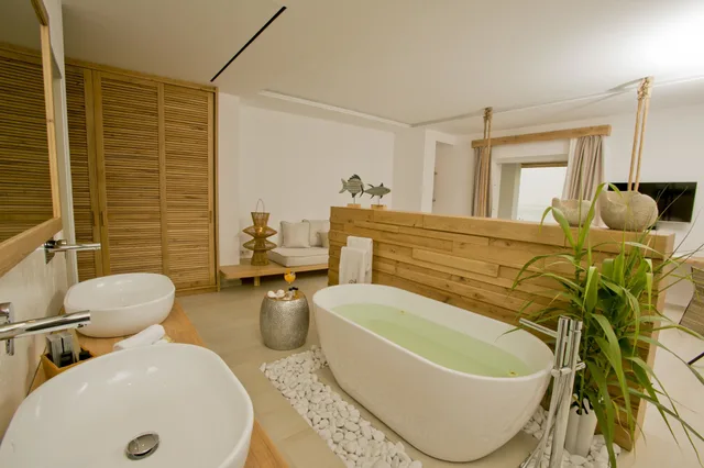 جناح بسرير كينج بمسبح خاص، Thalassa Boutique Hotel 4/7