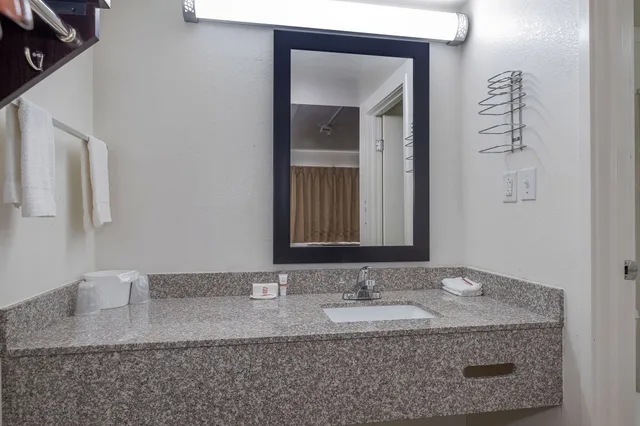 غرفة قياسية بسريرين مزدوجين للمدخنين، Red Roof Inn Suites Spartanburg I 85 8/8