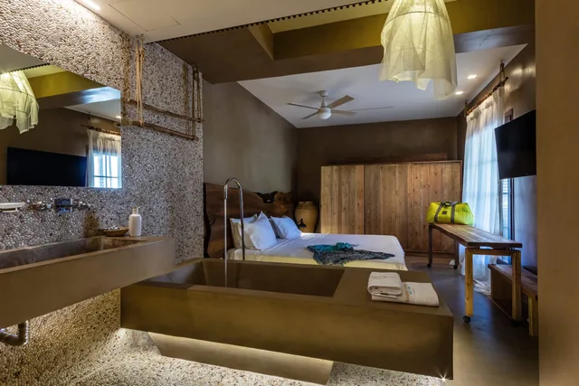 جناح سيغنتشر، Skopelos Holidays Hotel 8/9