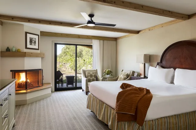 King Bed, Vineyard View, Napa Valley Lodge 2/3