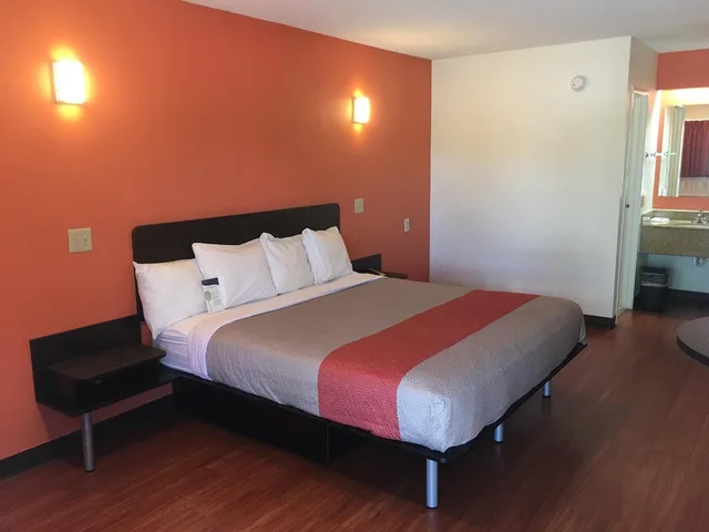غرفة قياسية بسرير كينج للمدخنين، Motel6 Richmond, VA - Midlothian Turnpike 4/10