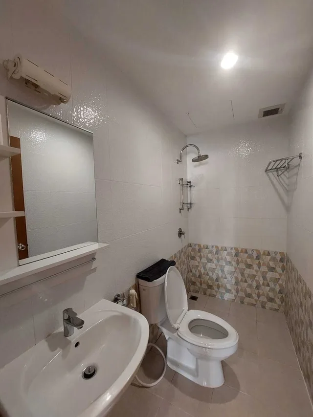 Standard, King Bed, Balcony, V Check Inn Sukhumvit 22 4/5