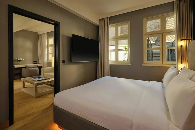 غرفة غراند مفردة بسرير كينج مع أريكة، Marriott Ghent 1/5