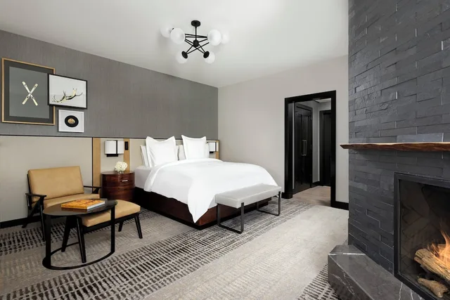 غرفة بريميير بسرير كينج، Four Seasons Resort and Residences Vail 4/4