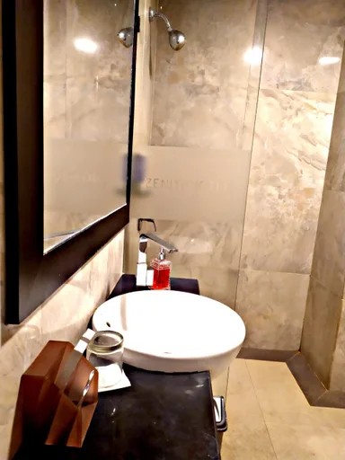 غرفة ديلوكس بسريرين منفصلين للمدخنين، Zenith Hotel Kendari 2/2