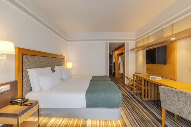 غرفة كلاسيكية بسرير مزدوج أو سريرين منفصلين بإطلالة على المدينة، Pestana Carlton Madeira 2/10
