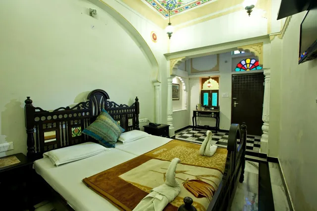 Super, Deluxe, Double Bed، Kalyan 1/2