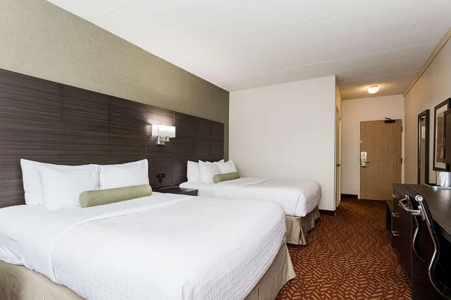 غرفة بسريرين كوين يُسمح فيها بالحيوانات الأليفة في الطابق الأرضي، Best Western Inn On The Bay 1/3