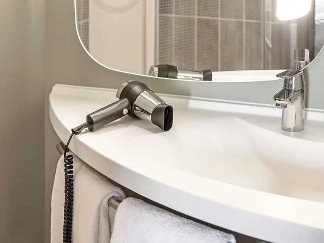 غرفة قياسية بسريرين منفصلين، Ibis Pontorson Baie Du Mont-Saint-Michel 7/7