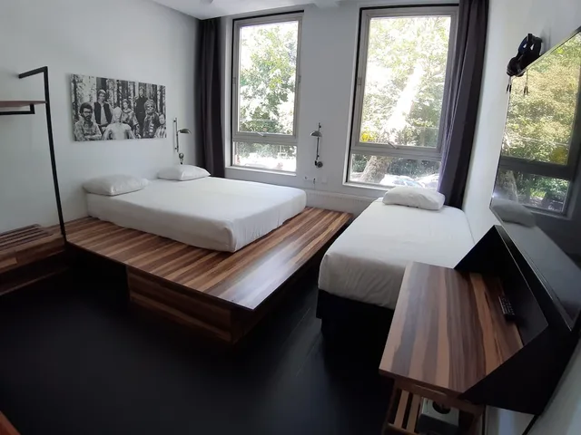 Room, Triple, 1 Double and 1 Single Bed, De Pijp Boutique Hotel 6/10