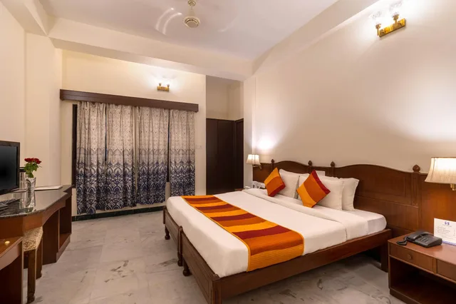 غرفة ديلوكس بسرير مزدوج، Hotel Sarovar 1/2