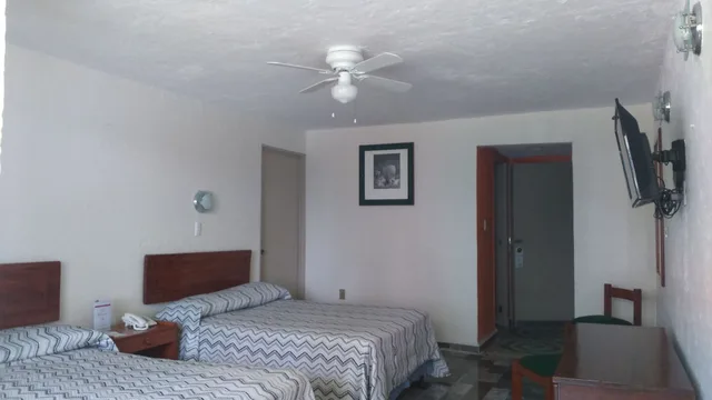 غرفة سوبيريور بسريرين مزدوجين، Aristos Cuernavaca 1/6