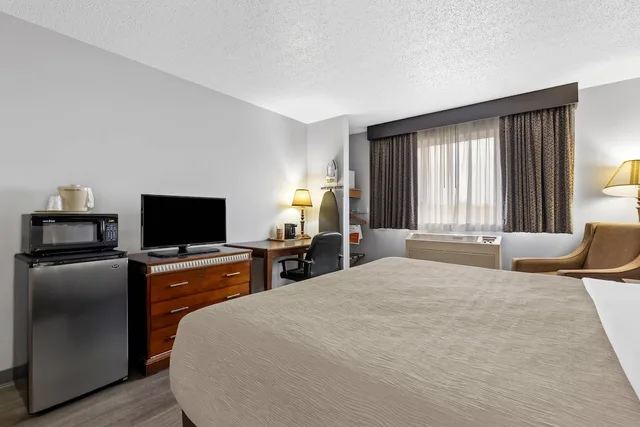 غرفة قياسية بسرير كينج، Quality Inn near Monument Health Rapid City Hospital 7/8