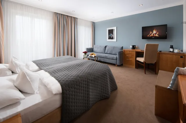 غرفة عائلية ثلاثية بسرير مزدوج مع أريكة، Baseler Hof Hotel 3/6