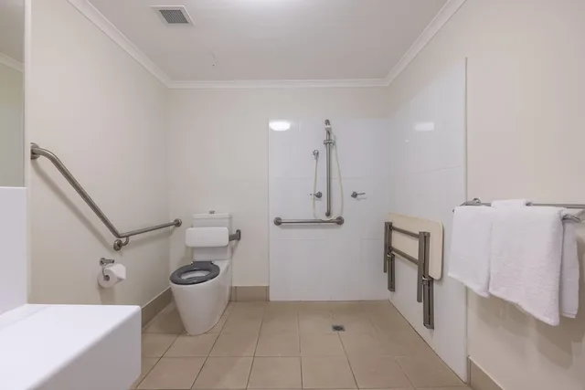 Standard, King Bed, MainStay Suites Townsville 1/2