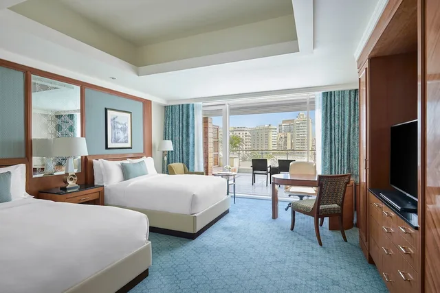 غرفة ديلوكس بسريرين مزدوجين بشرفة للمدخنين، The Nile Ritz-Carlton, Cairo 1/3