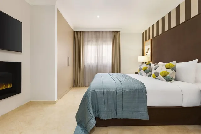 شقة فاخرة بسرير مزدوج بإطلالة على البحر مع أريكة بجاكوزي، Wyndham Residences Costa Adeje 1/3