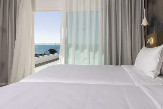 Suite, Twin Beds, Ocean Front, Sea View, Radisson Blu Resort Lanzarote Adults Only 2/2