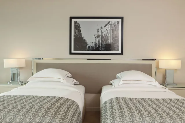 غرفة تنفيذية بسريرين منفصلين، Movenpick Hotel Beirut 6/10