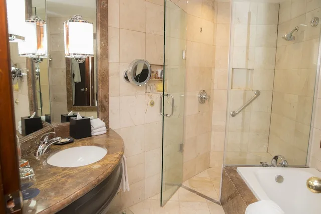 Guest Room, King Bed, Mountain View, Sheraton Chihuahua Soberano 7/12