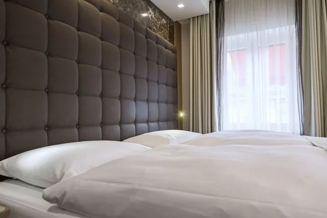 1 Bedroom, Senior, Suite, King Bed، HOTEL ST GOTTHARD 3/7