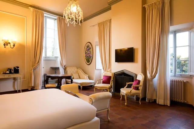 Della, 1 Double and 1 Single Bed, with View، Art Hotel Villa Agape 6/10
