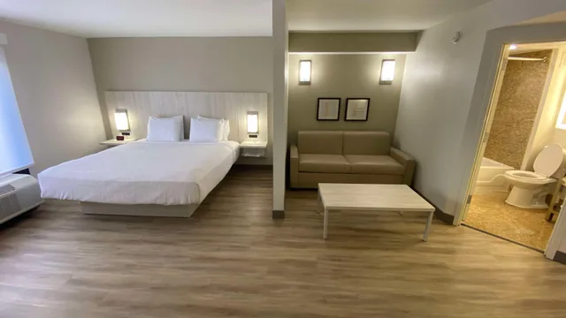 جناح بسرير كينج، Best Western Plus Sugar Land-Stafford 1/8