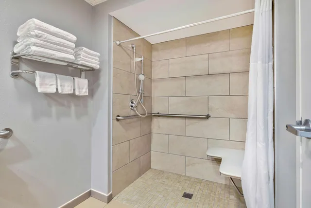 Room, 2 Queen Beds, Accessible, Motel6 Bethel, CT - Danbury 7/7