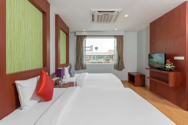 جناح بسرير كينج وسريرين منفصلين بإطلالة على المسبح بغرفتي نوم، Elite Suites Patong 4/10