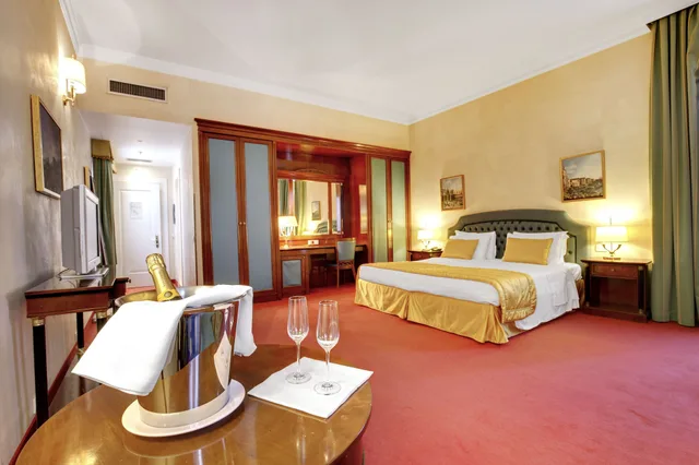 جناح جونيور كومفورت بسرير مزدوج، DONA PALACE 2/5