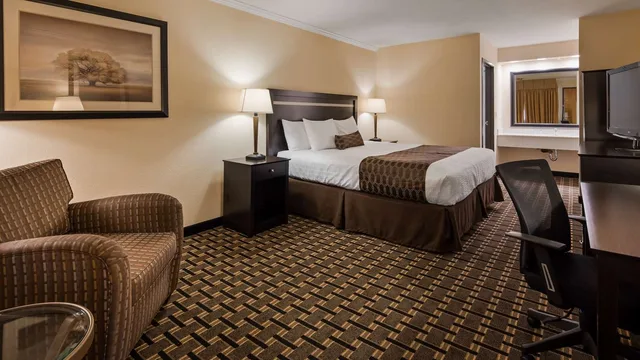 غرفة بسرير كينج، Best Western Plus Inn Of Hayward 5/8